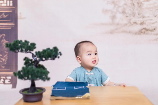 高唐满月宝宝放屁臭 高唐满月宝宝放屁臭